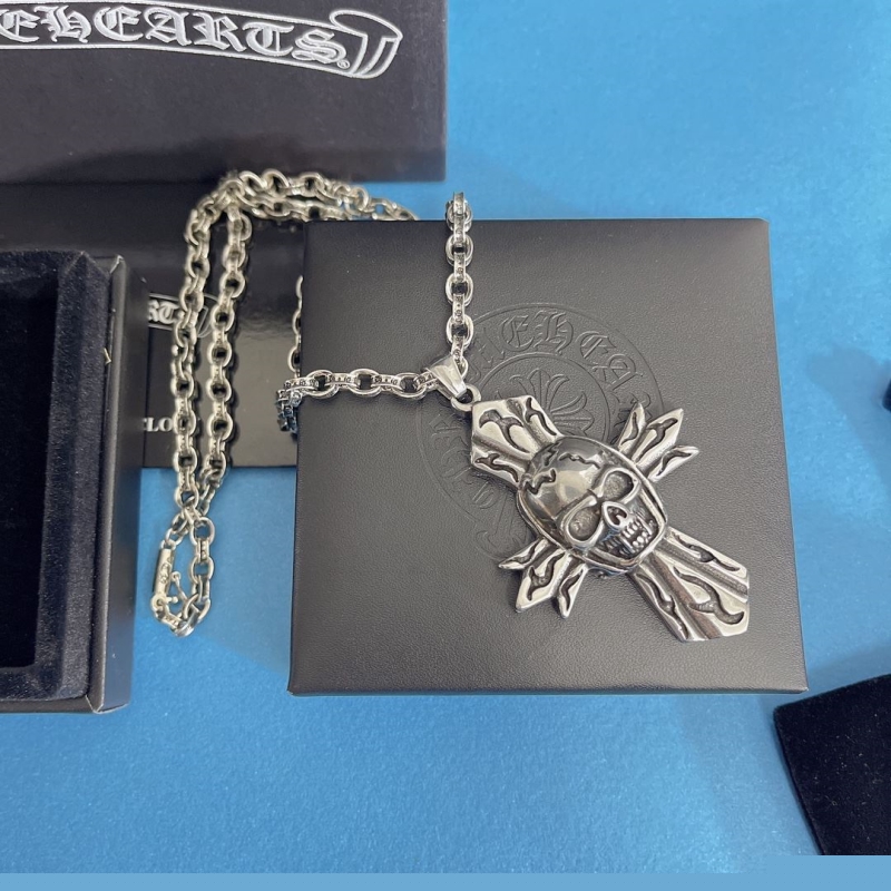 Ch**me He**ts necklaces